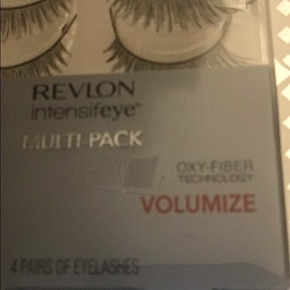 2/$25 New Revlon IntensifEYE Voluminous Black Eyelashes - Picture 3 of 3